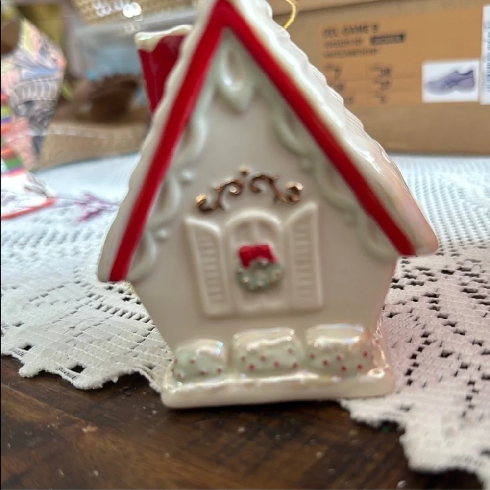 Lenox‎ Red and White Holiday Birdhouse Ornament - Picture 4 of 8